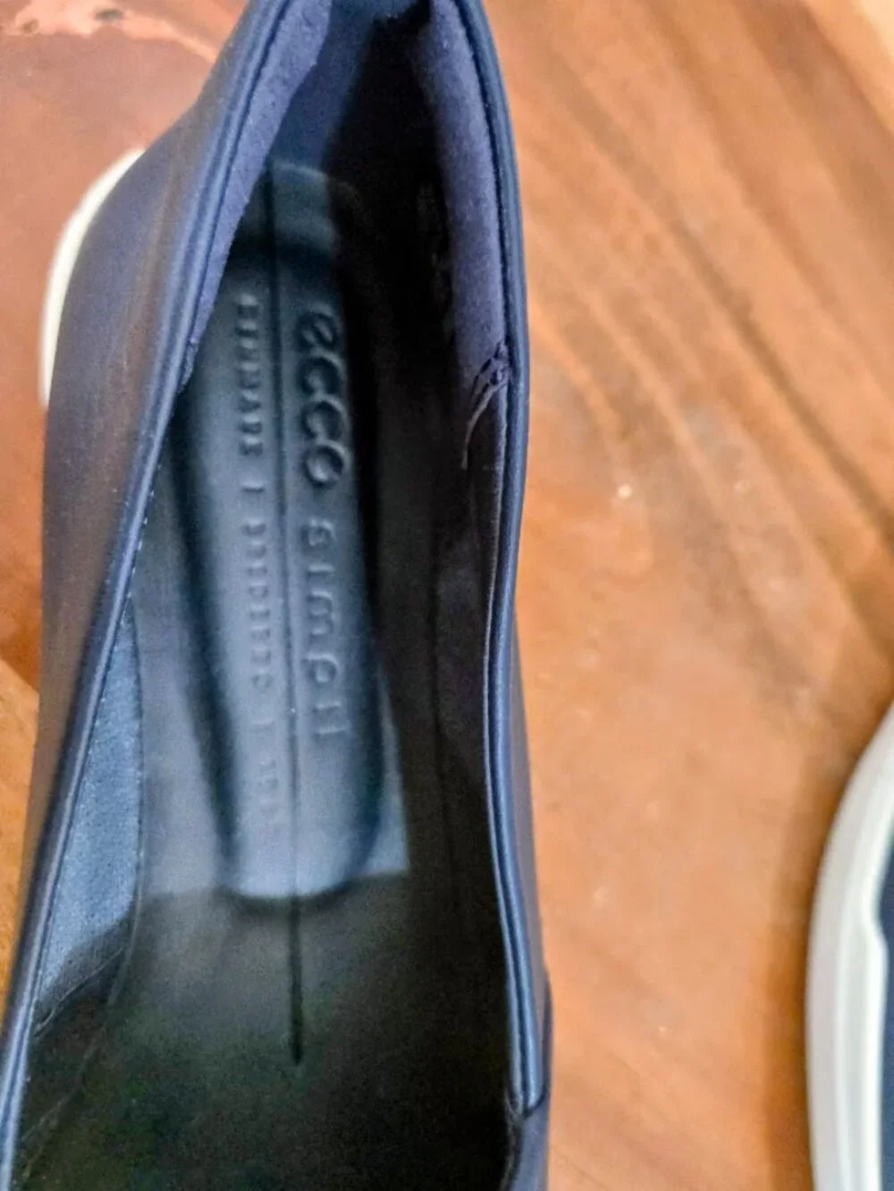 NEW ECCO Simpil Navy Blue Leather Slip-On Sneaker Loafers Sz 39 US 8-8.5